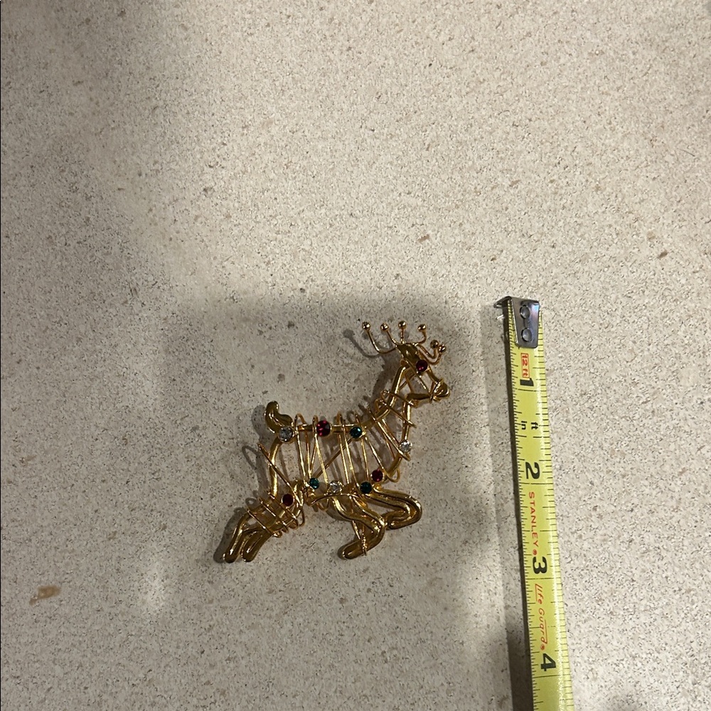 Holiday Elegant Stylized Gold Reindeer Brooch Grandma Core Cottage Core, Holiday - Picture 7 of 7